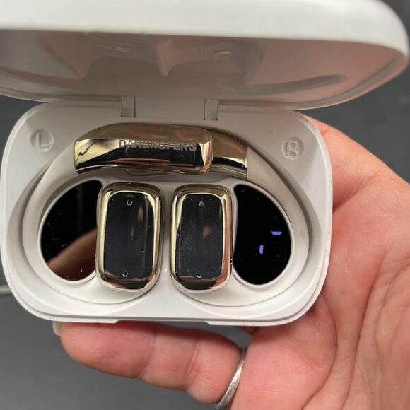 Darong Feng White Bluetooth Earbuds Model DRF-01 with Case Unused Working - Picture 1 of 8